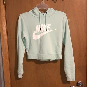Cropped Nike sweatshirt